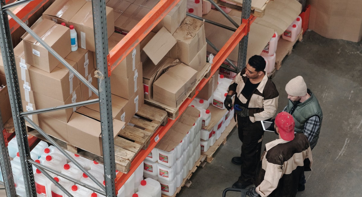 Contrasts in traditional and eCommerce logistics models that are affecting the former